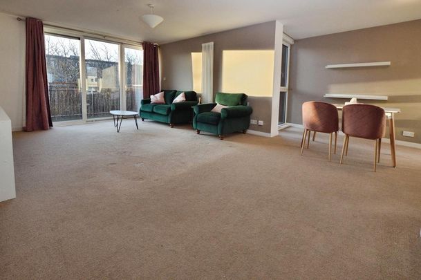 2 bedroom flat to rent - Photo 1