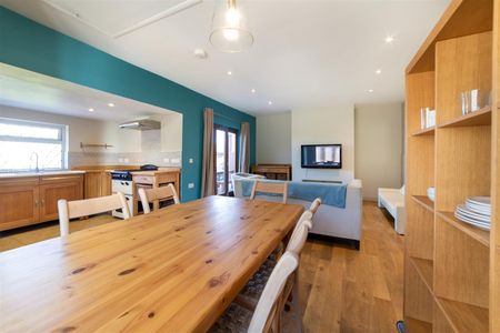 2 bed semi-detached bungalow to rent in Sackville Road, Heaton, NE6 - Photo 5