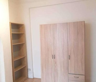 Drayton Avenue, West Ealing, W13 - Photo 2