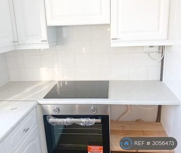 2 bedroom maisonette to rent - Photo 5