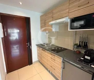 Location Appartement 1 pièce 24m² CANNES 06150 - Photo 2