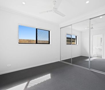 Stylish Home in South Maclean - Photo 6