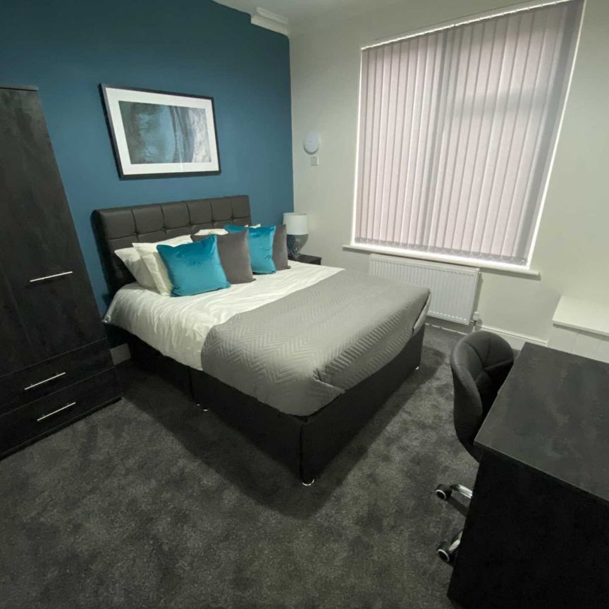 Littleton Road, Salford - Photo 1