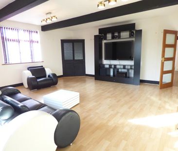 6 bedroom detached house to rent - Photo 1