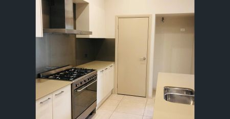 3 BEDROOM HOME WITH DOUBLE LOCK UP GARAGE + LARGE SHED + SIDE ACCESS - Photo 3