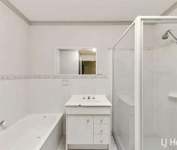 9 Thornhill Crescent, Dunlop ACT, Belconnen - Photo 6