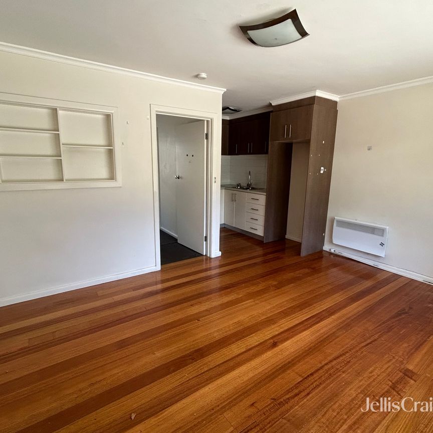 2/43 Gillies Street, Fairfield VIC 3078 - Apartment For Rent | Domain - Photo 1