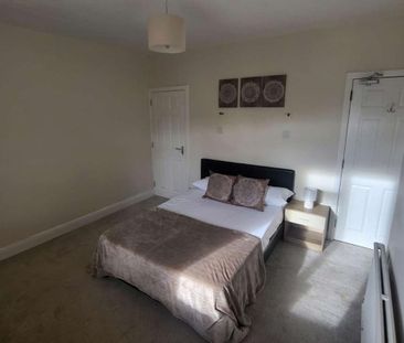 4 bedroom house of multiple occupation to rent - Photo 1