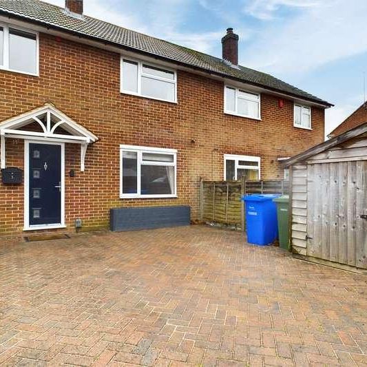 Clayton Road, Farnborough, Hampshire, GU14 - Photo 1