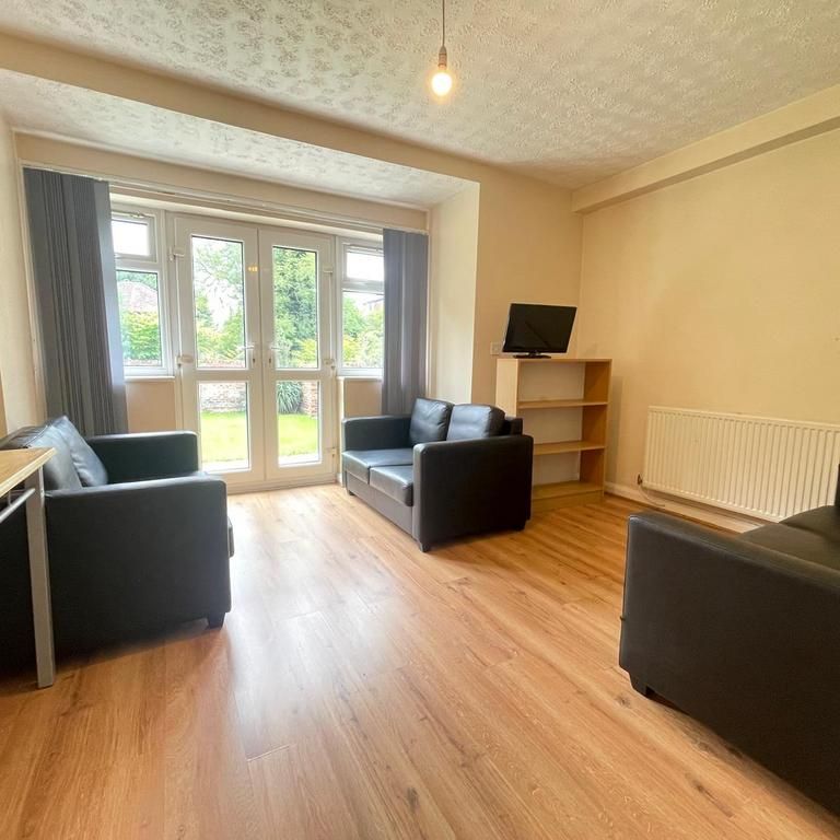 4 bedroom terraced house to rent - Photo 1