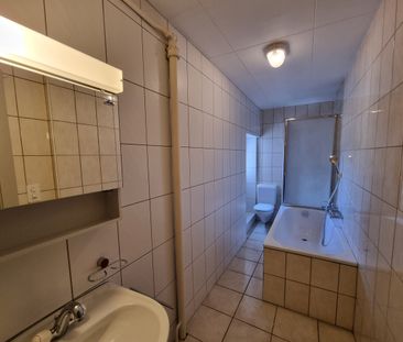 Appartement partiellement rénové de 4,5 pièces au 2ème étage avec b... - Photo 5