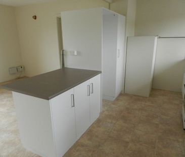 Neat and Tidy 1 Bedroom Unit in Mooroopna - Photo 2