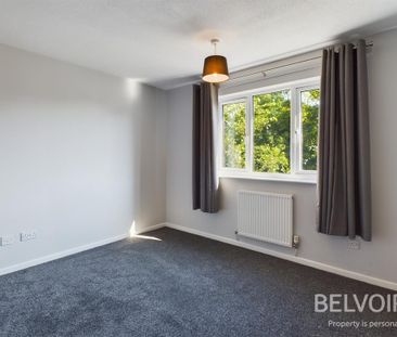 2 bedroom end of terrace house to rent - Photo 2