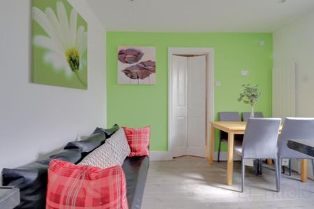 5 bedroom terraced house to rent - Photo 3