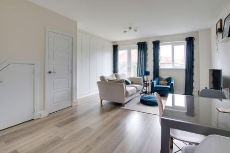 2 bedroom end of terrace house to rent - Photo 3