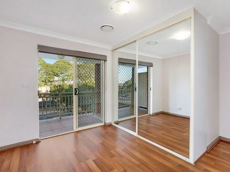 Spacious & Modern Double Storey Townhouse - Photo 5