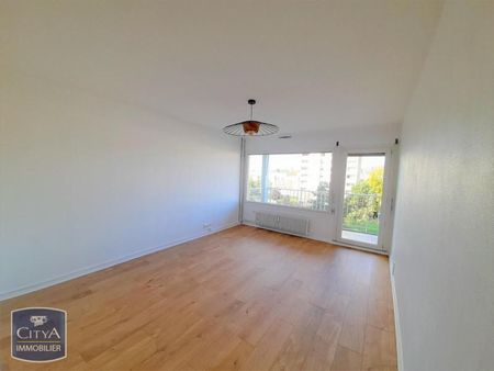 Location Appartement 2 pièces 47m² CHALON SUR SAONE 71100 - Photo 2