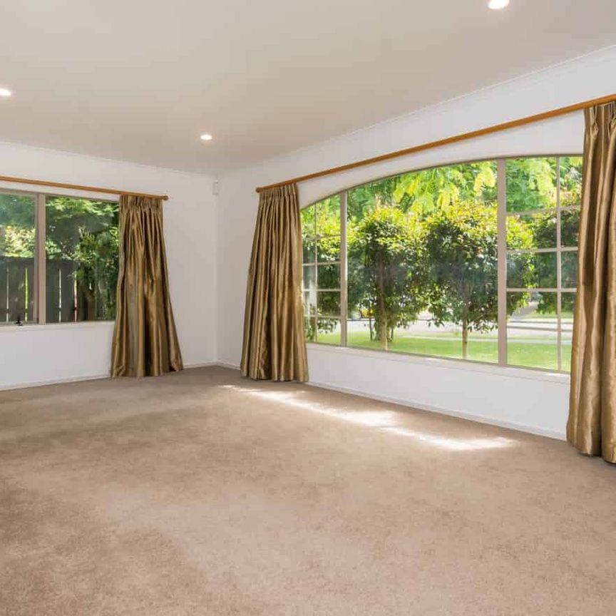 Spacious 4 Bedroom Home in Albany - Photo 1