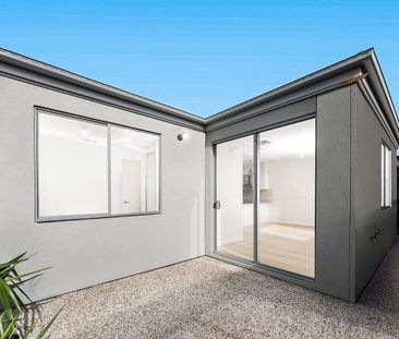 Stunning New 4 Bedroom Family Home! - Photo 6