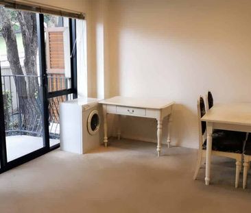 Fully furnished one bedroom city apartment - Photo 5