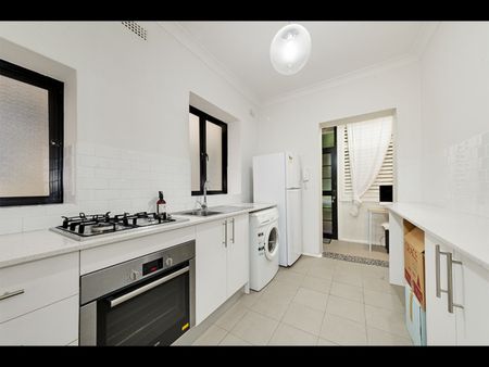 1/29 East Crescent Street, McMahons Point NSW 2060 - Apartment For Rent | Domain - Photo 4
