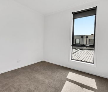 1006 Edgars Road, Wollert VIC 3750 - Photo 3