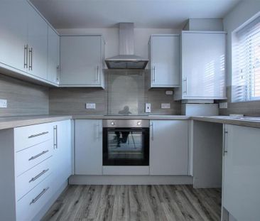 3 bedroom end of terrace house to rent - Photo 5