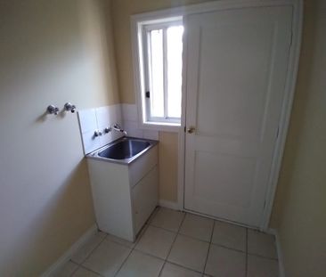 1/2 Verne Close, Delahey, Vic 3037 - Photo 1