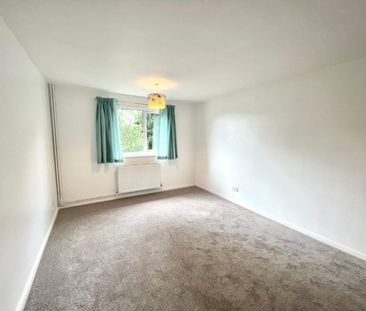 2 bedroom Flat To Let - Photo 4