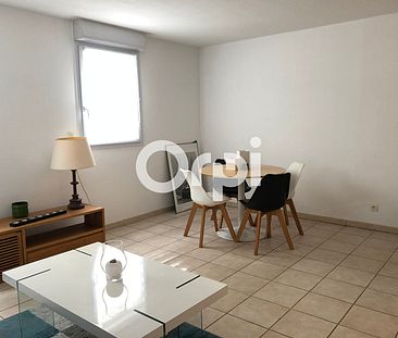 Appartement 3 pièces 57m2 MARSEILLE 8EME 1 017 euros - Photo 2