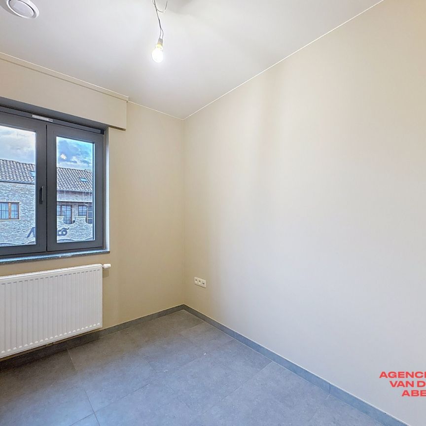 Nieuwbouwwoning met terras en garage - Photo 1