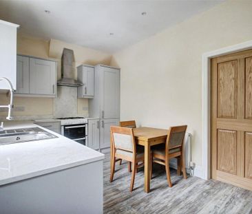 2 bedroom terraced house to rent - Photo 4