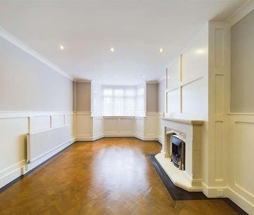 Lawn Close, Ruislip, HA4 - Photo 4