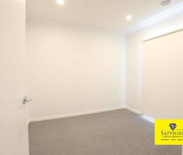 Stylish Family Living in a Prime Location - Photo 2