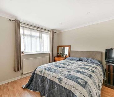 Cleveland Gardens, Worcester, KT4 - Photo 6