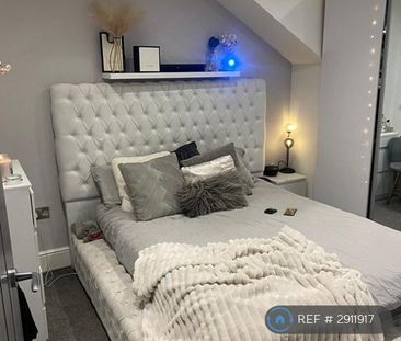1 bedroom penthouse to rent - Photo 4