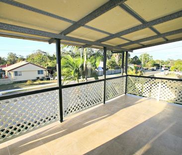 GREAT FAMILY HOME WITH DUAL LIVING POTENTIAL - Photo 6