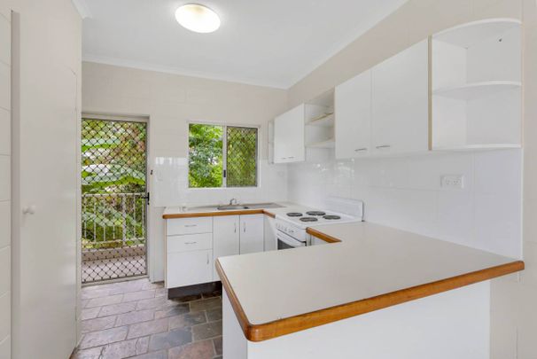 CONVENIENTLY LOCATED TWO BEDROOM UNIT! - Photo 1