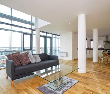 3 bedroom flat to rent - Photo 2