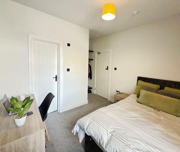 1 bedroom in a house share to rent - Photo 1