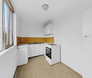 2/14 May Road, Toorak VIC 3142 - Apartment For Rent | Domain - Photo 3