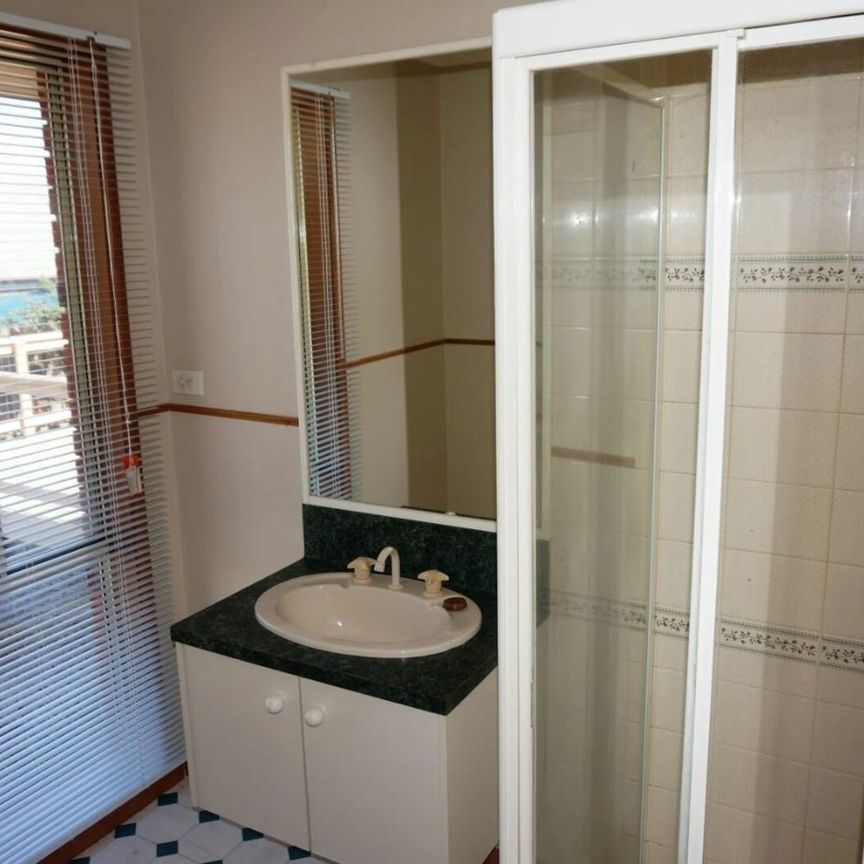 Spacious Family Home - Photo 1