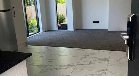 Modern Two-Bedroom Townhouse Close to CBD - Photo 5