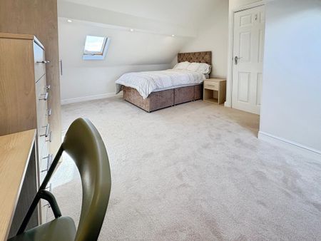 5 bedroom semi-detached house to rent - Photo 2