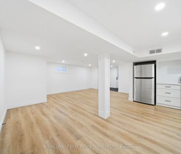 For Lease - 6 Corbett Crescent, Aurora, Ontario - Photo 2