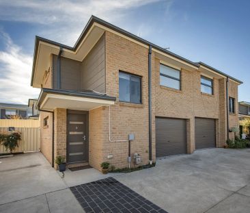 Spacious Townhouse in the Heart of Queanbeyan - Photo 1