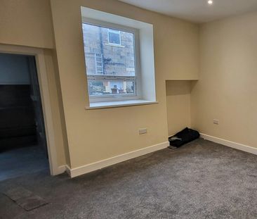 Terraced House to rent on - Photo 2