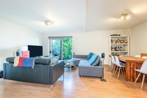 Commercial Road, Limehouse, E14 - Photo 1