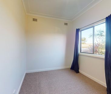 8 Augusta Street, Warners Bay NSW 2282 - Photo 5