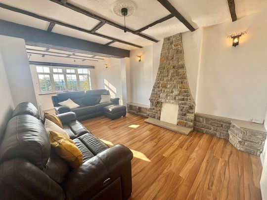 4 bedroom bungalow to rent - Photo 1